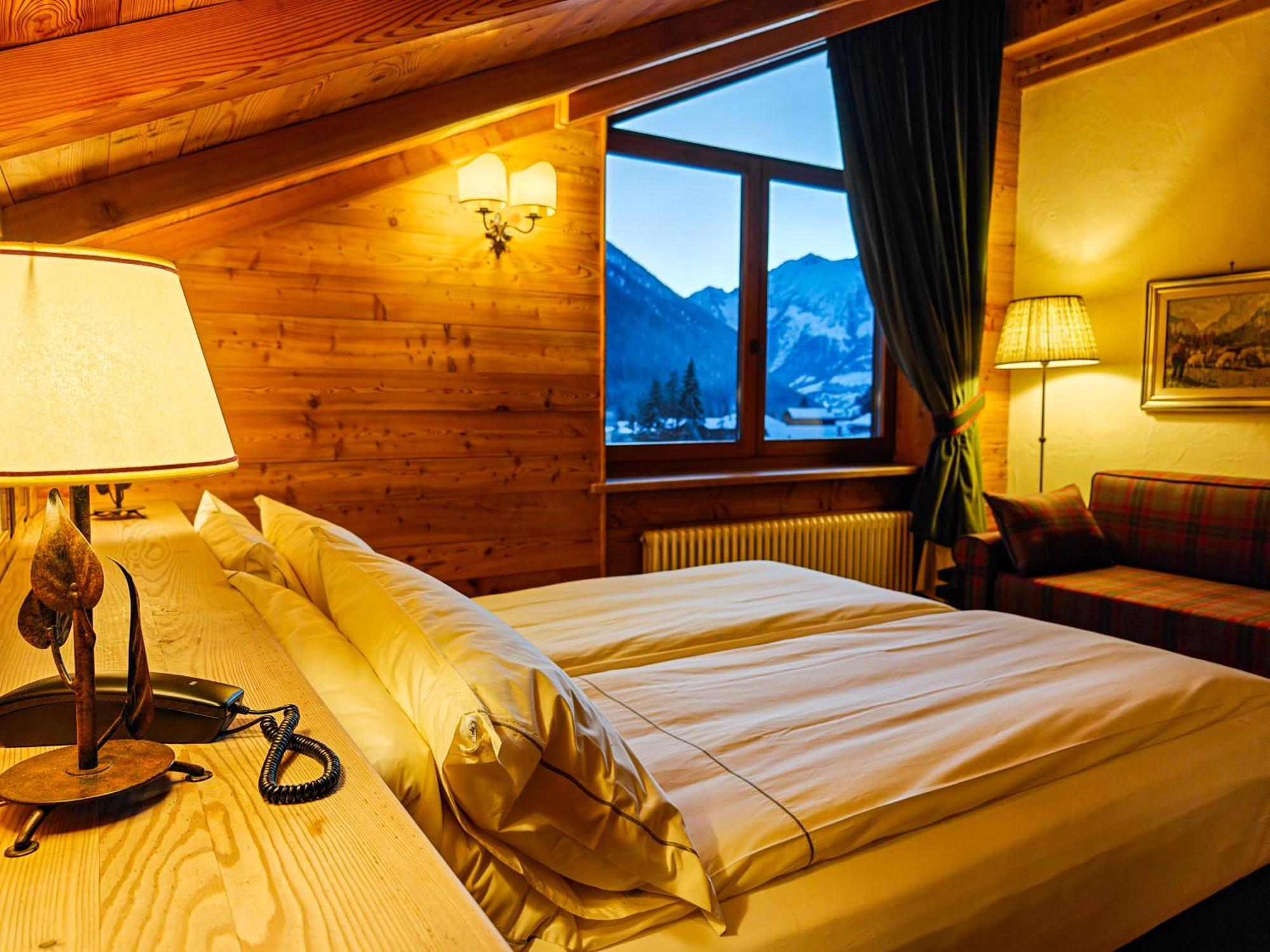 Hotel Breithorn Champoluc Eksteriør bilde