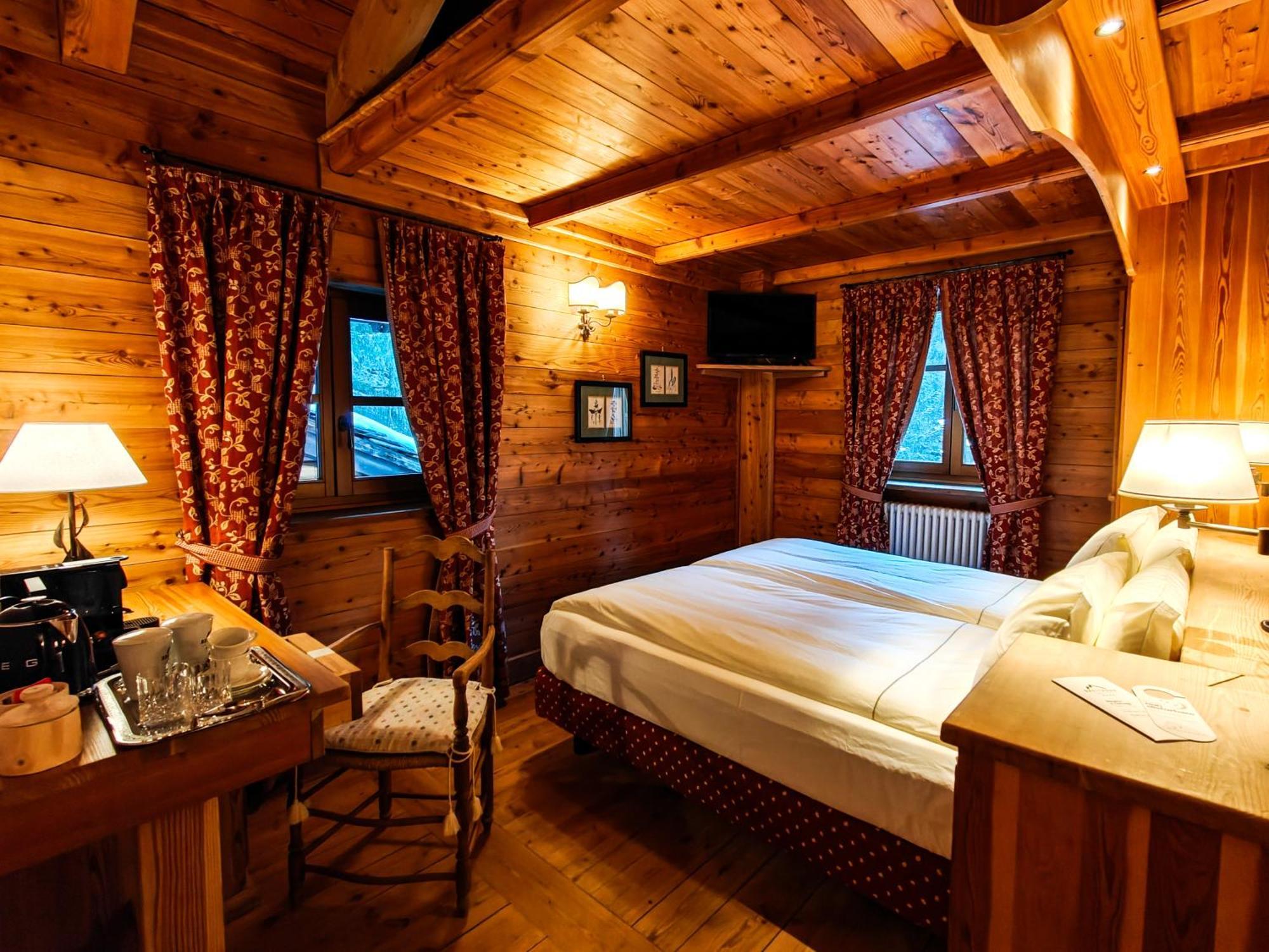 Hotel Breithorn Champoluc Eksteriør bilde