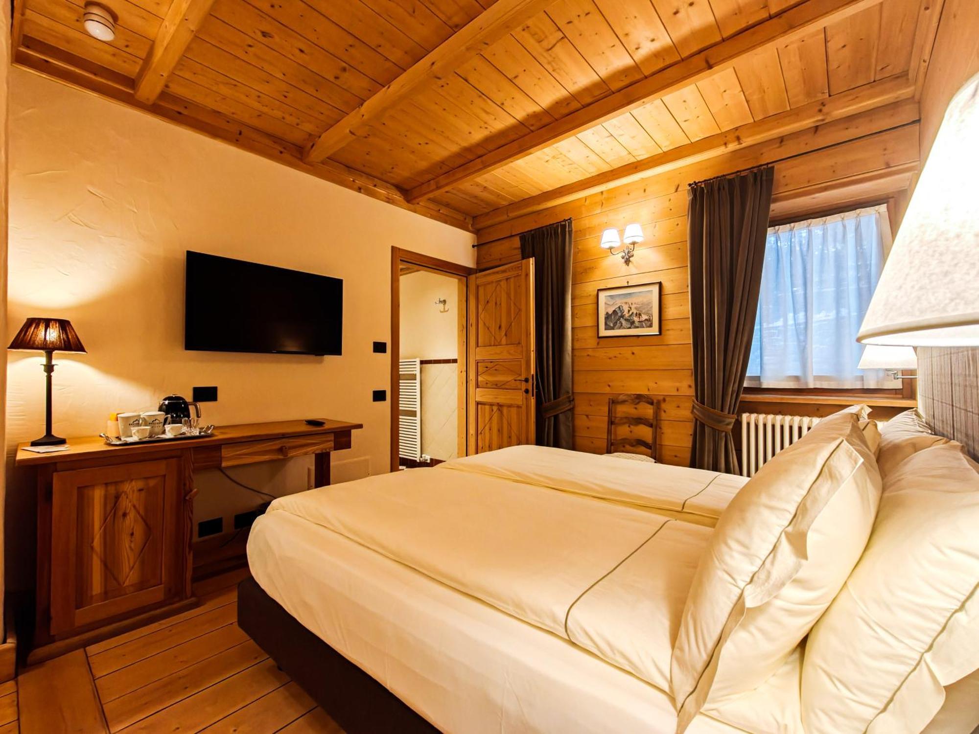 Hotel Breithorn Champoluc Eksteriør bilde