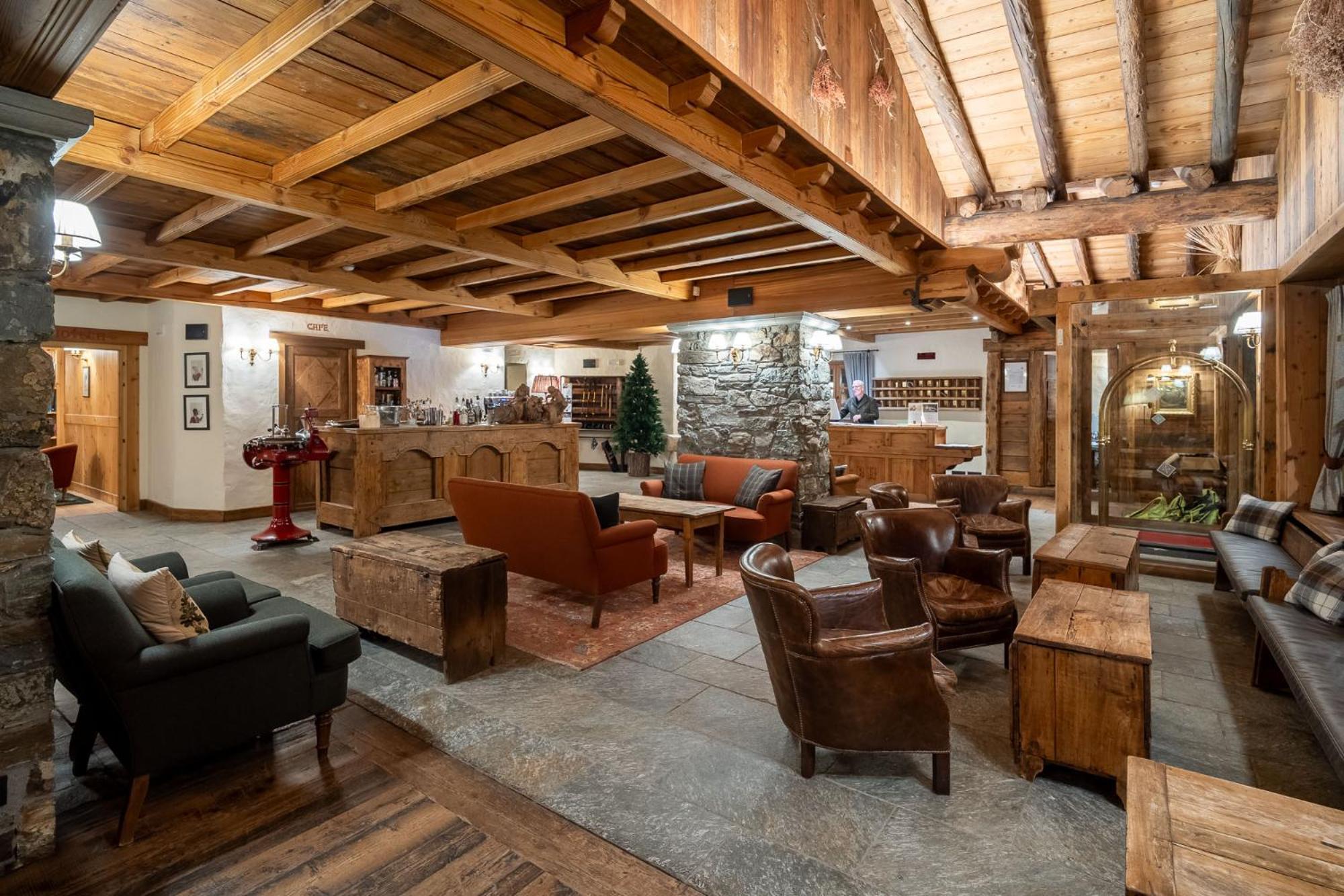 Hotel Breithorn Champoluc Eksteriør bilde